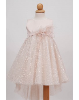 Εντυπωσιακό βαπτιστικό φόρεμα με ουρά