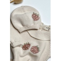 Ολόσωμο βρεφικό πλεκτό φορμάκι με σκουφάκι – strawberry cream Ninos Alegres