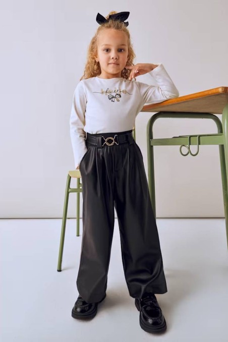 Παντελόνι μαύρο δερματίνη με ζώνη Mayoral