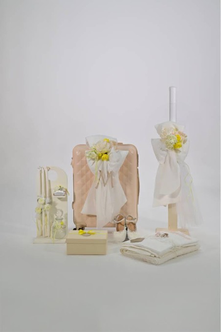 Πακέτο βάπτισης για κορίτσι με κίτρινα λουλούδια 