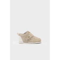 Μποτάκια για μωρό στο χρώμα της άμμου Mayoral 