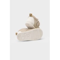 Μποτάκια για μωρό στο χρώμα της άμμου Mayoral 