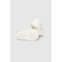 Παπουτσάκι αγκαλιάς λευκό με διακριτικό γκλίτερ  Mayoral 